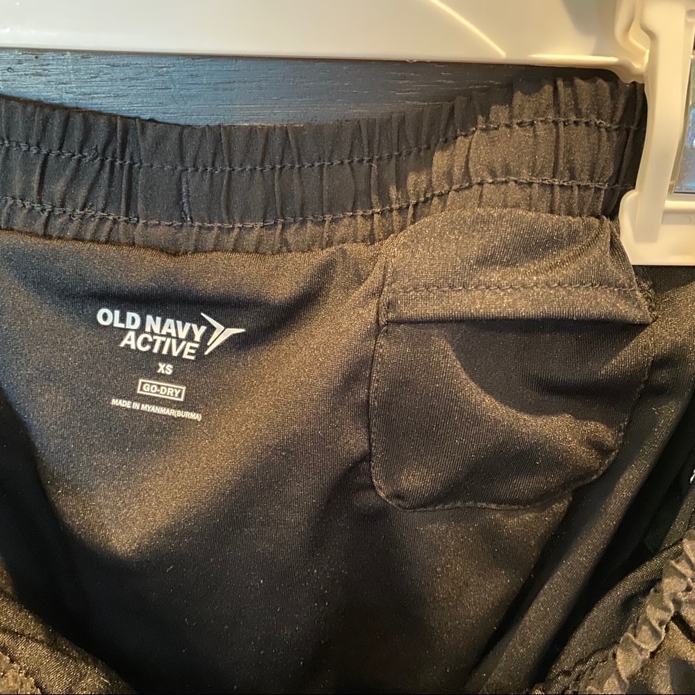 Old Navy Active Girls Shorts. XS - Picture 4 of 4